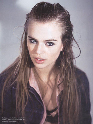 Woman long hair serious pose - wet free wallpaper for mobile