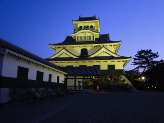Tall building tower nighttime lights - the top free wallpaper