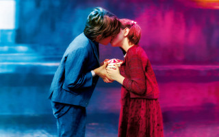 Man woman kissing blue pink - david gilmour blythe free wallpaper