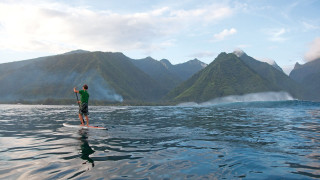 Man surfboard water mountains body - dave kendall free wallpaper