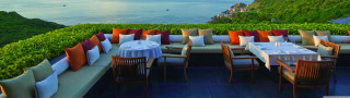 Restaurant ocean view cliff table - a restaurant free wallpaper