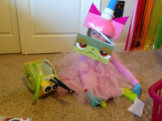 Child costume floor toy car - dada free wallpaper for desktop