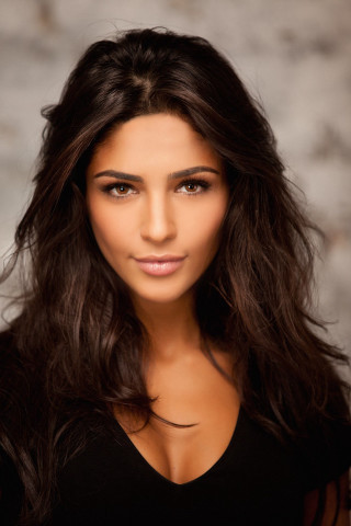 Ayshia tasksin portrait longhair blackshirt - a portrait free wallpaper for mobile