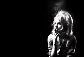 Woman smoking cigarette dark night - a woman smoking free wallpaper
