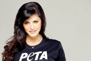 Woman long hair black shirt 11 - ella guru free wallpaper