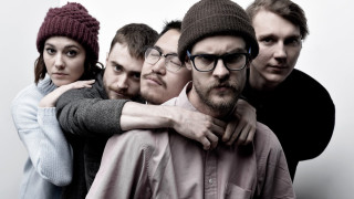 Group people glasses hats arm - ejler bille free wallpaper