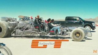 Motorcycle group desert monster truck - a tire free wallpaper