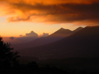 Sunset mountain range clouds trees - quito school free wallpaper for desktop