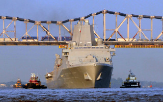 Large ship tug boat bridge - photograph free wallpaper