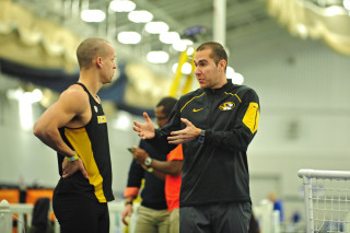 Gym conversation men background black - mitchell mohrhauser free wallpaper