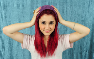 Woman red hair holding hat - free neon wallpaper for desktop