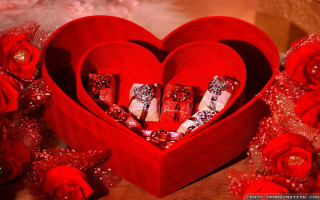 Heart shaped box candy roses - box free wallpaper