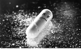 Sad pill rain water droplets - sad free wallpaper