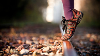 Person walking trail shoes purple - a pair of shoes free wallpaper for desktop