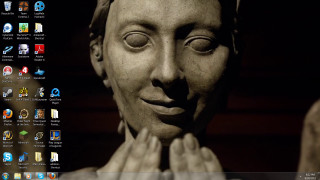 Computer screen statue keyboard icons - grotesque free wallpaper