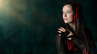 Gothic portrait woman blackdress redtrims - a green background free wallpaper for desktop