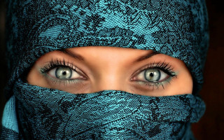 Blue eyes scarf snake skin - a blue scarf free wallpaper