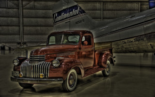 Vintage truck garage plane background - vintage free wallpaper