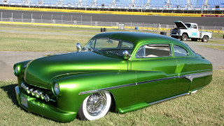 Green classic car grass truck - classic free wallpaper