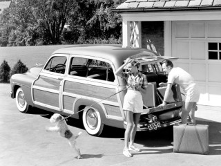 Loading luggage man woman dog - vintage free wallpaper