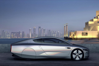 Futuristic car city skyline night - a futuristic car free wallpaper for desktop