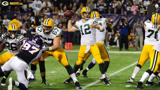 Football game men crowd watching - eric peterson free wallpaper