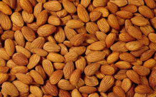 Almonds pile table knife top - 4k uhd image free wallpaper