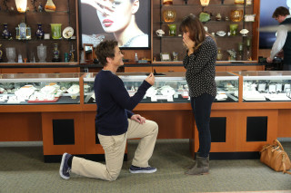 Man woman jewelry store display - eric dinyer free wallpaper