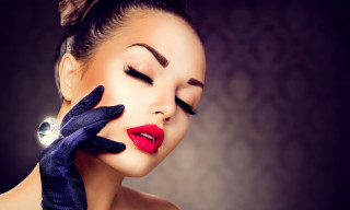 Woman red lipstick black gloves - a diamond ring free wallpaper