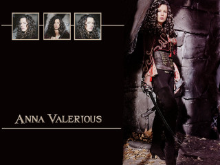 Woman costume sword helmet black - a sword and a helmet free wallpaper