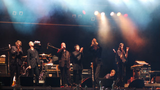 Group stage microphones band performance - billie waters free wallpaper