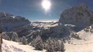 Snowboarder snowy mountain slope sun - free mountains wallpaper for desktop