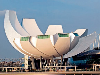 Large white building flower top - architecture free wallpaper