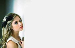 Woman bow hair white background - white background free wallpaper for desktop