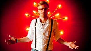 Man glasses suspenders red background - christian w. staudinger free wallpaper for desktop