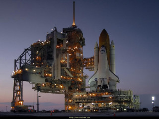 Space shuttle night display truck - display free wallpaper for desktop