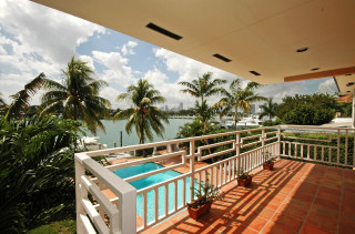 Balcony pool palm trees waterview - the deck free wallpaper