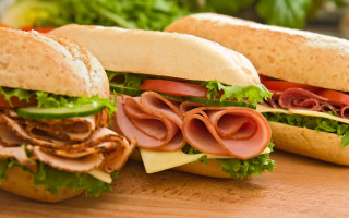 Closeup sandwich lettuce tomato meat - meat free wallpaper