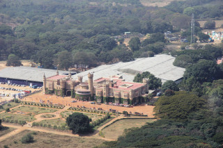 Large building garden parking lot - aerial free wallpaper