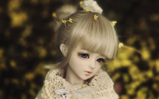 Blonde doll blue eyes white - a bush free wallpaper