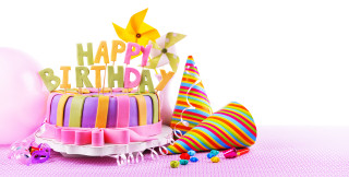 Birthday cake candles decorations table - free happy birthday wallpaper