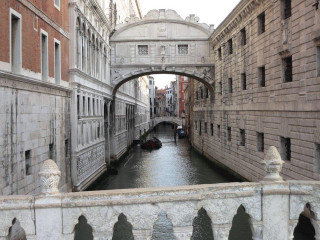 Bridge river boat building under - canaletto free wallpaper