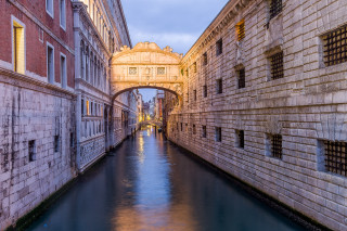 Narrow canal bridge buildings water - a bridge over the water free wallpaper for desktop