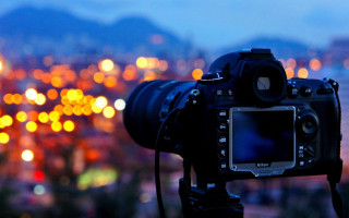 Camera blurry city night lights - a camera free wallpaper for desktop