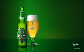 Beer bottle glass green background - bela čikoš sesija free wallpaper
