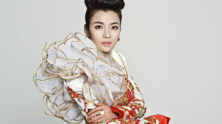 Woman white red kimono pose - kimono free wallpaper
