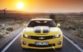 Yellow car desert sunset sun - the sun shining free wallpaper