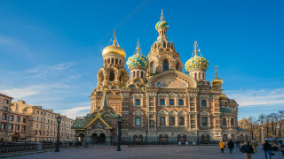 Golden dome towers architecture cityscape - two tower free wallpaper