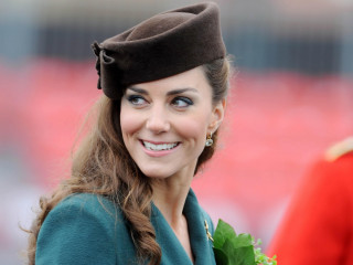 Woman green coat hat smiling - green free wallpaper
