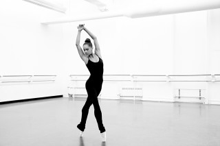 Ballet arabesque blackleotard whitewall studio - a white wall free wallpaper for desktop